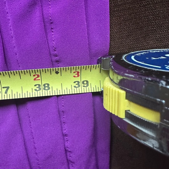 ADRIANNA PAPELL Short Sleeve, Form Flattering Purple Pleated Dress. V Neck Sz 6. - Picture 12 of 15